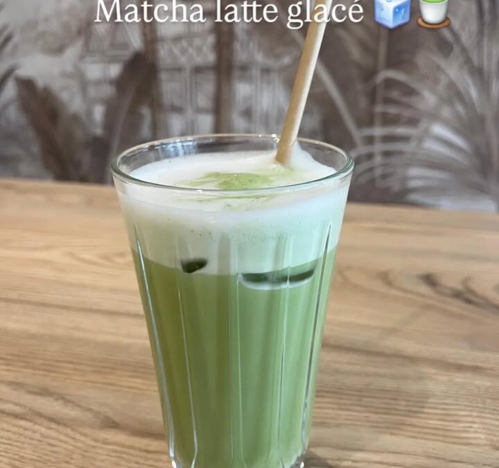 Découvrez le Matcha Latte Glacé : une explosion de fraîcheur…